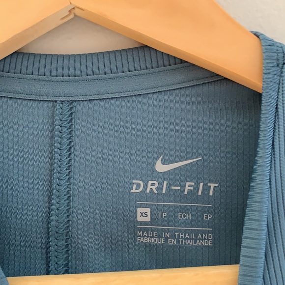 Nike cropped tank - Picture 4 of 4